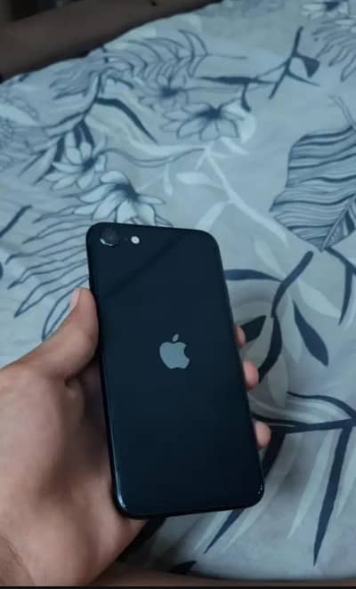 Apple iPhone SE 2022 JV