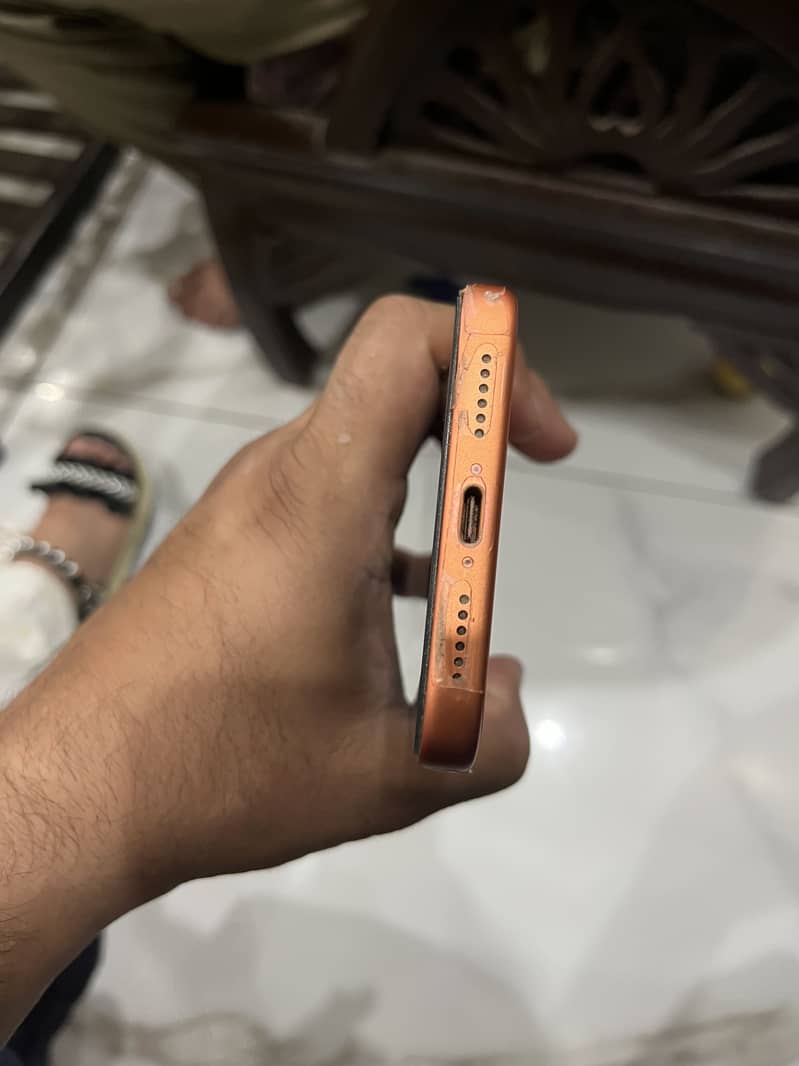 Apple iPhone 17 Pro Max 4