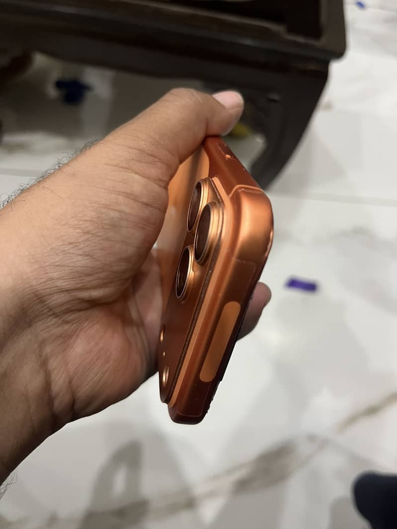 Apple iPhone 17 Pro Max 5