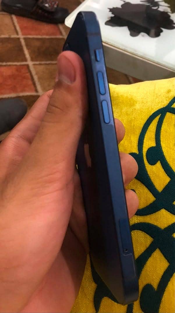 Apple iPhone 12 5