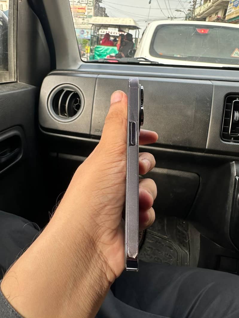 Apple iPhone 14 Pro 3
