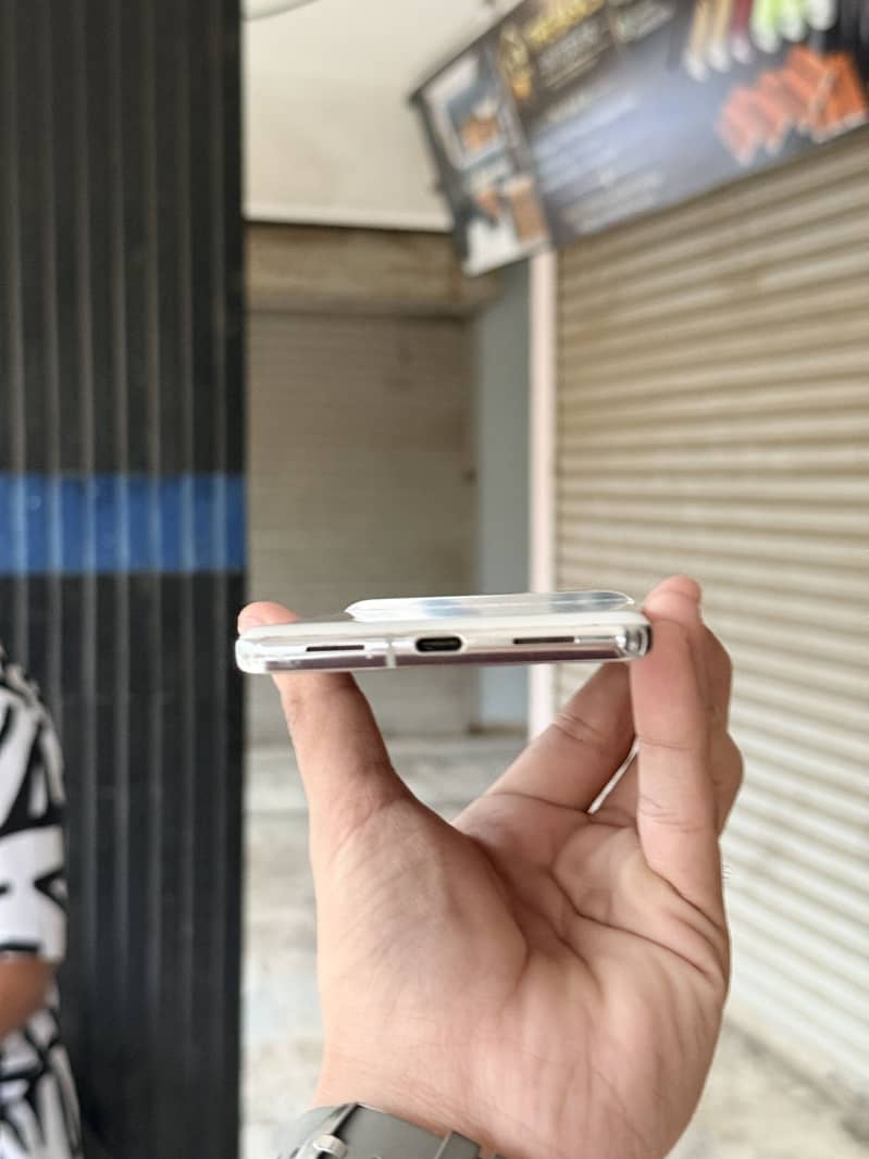 Google pixel 7 pro 4