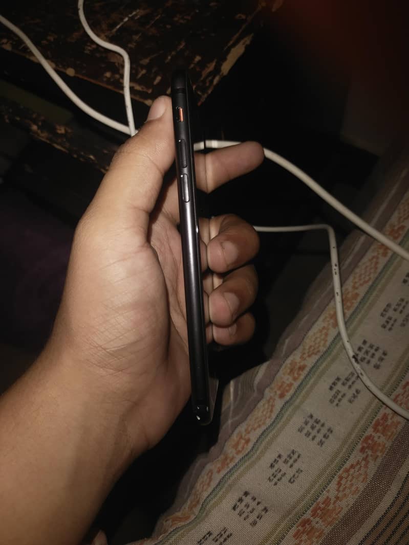 Apple iPhone 7 1