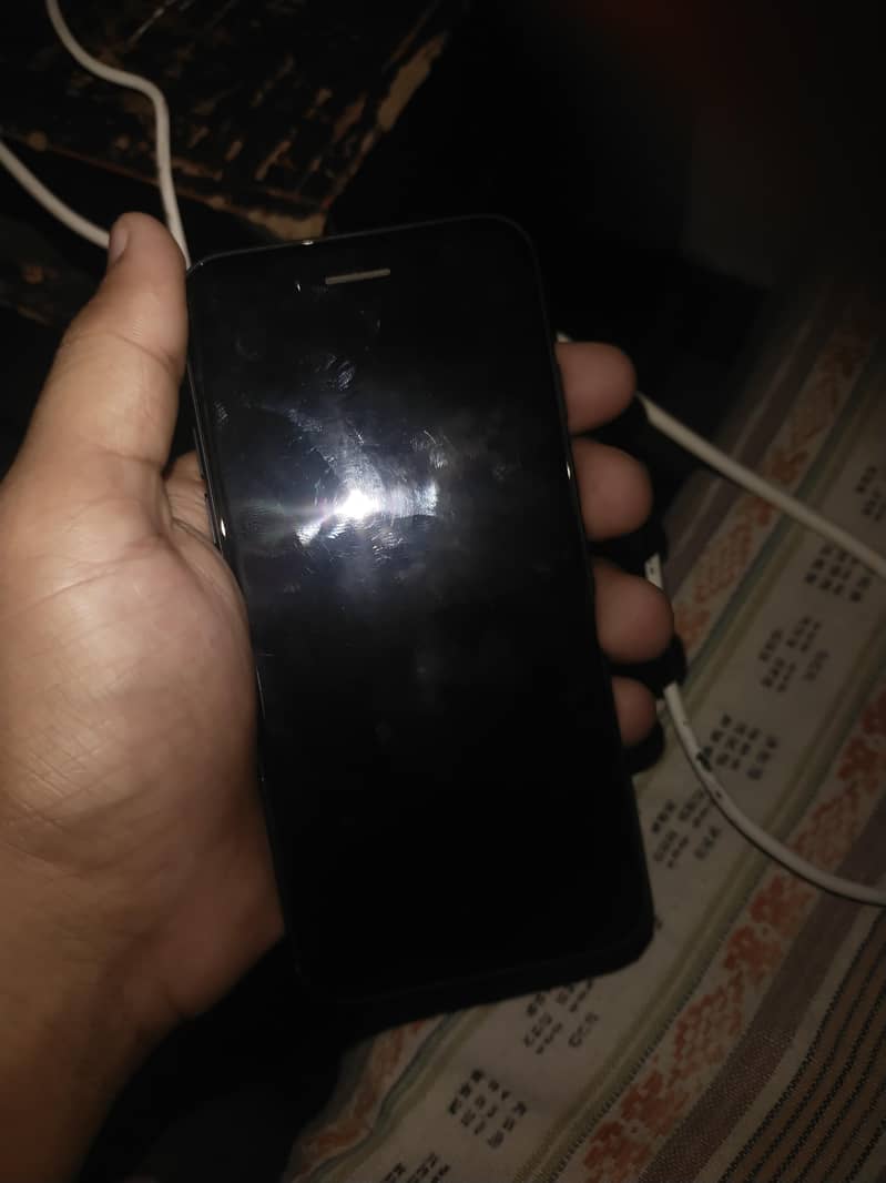 Apple iPhone 7 3