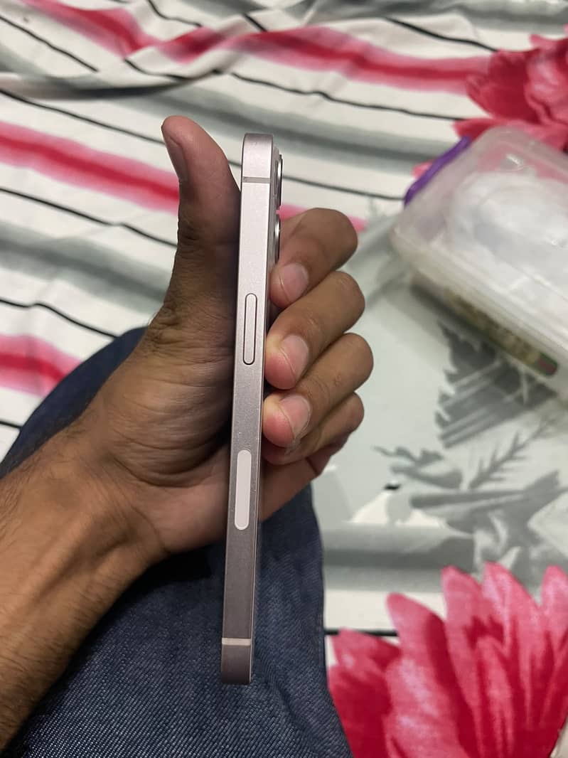 Apple iPhone 13 3
