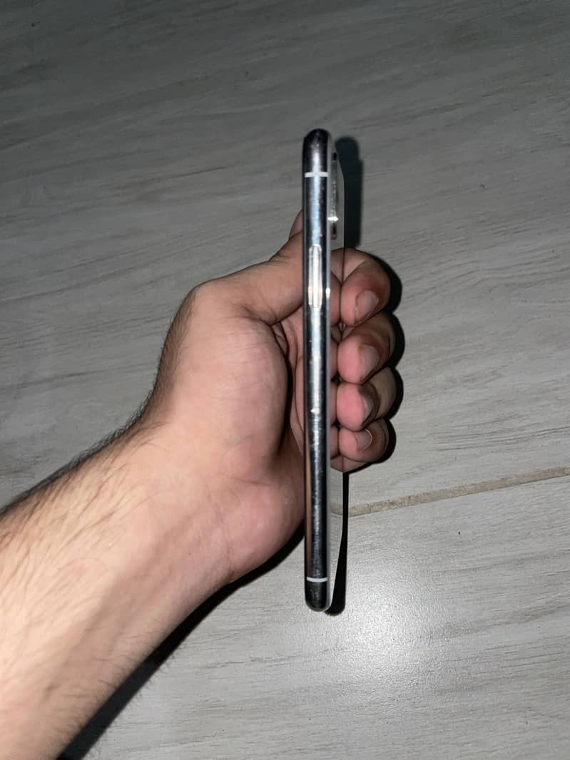 Apple iPhone X 3