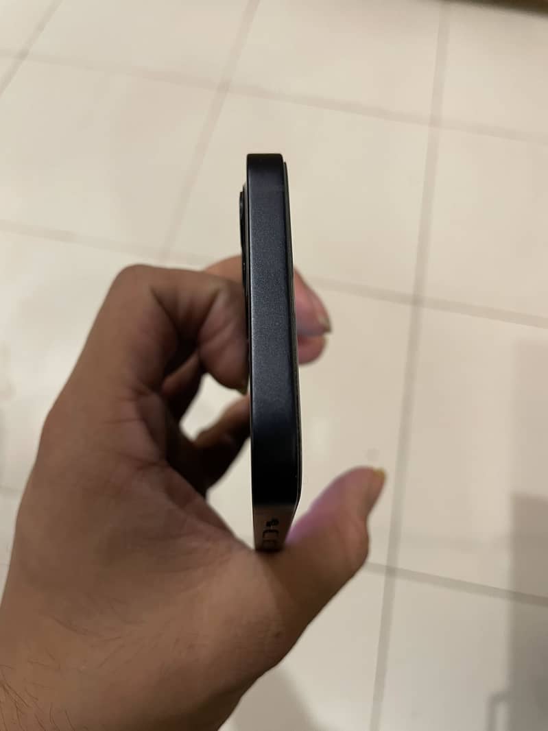 Apple iPhone 12 2