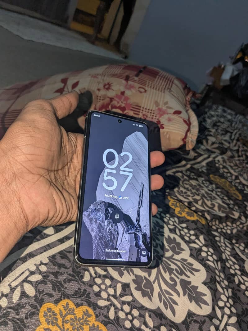 Google Pixel 8 4