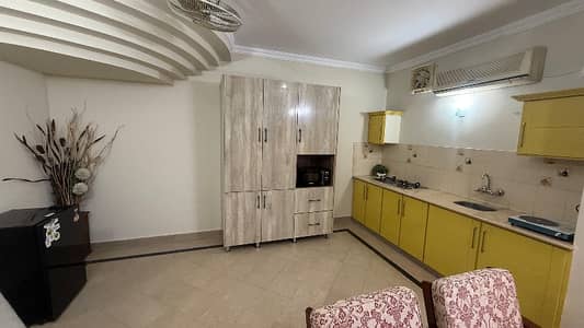 1 Kanal Furnished Basement For Rent