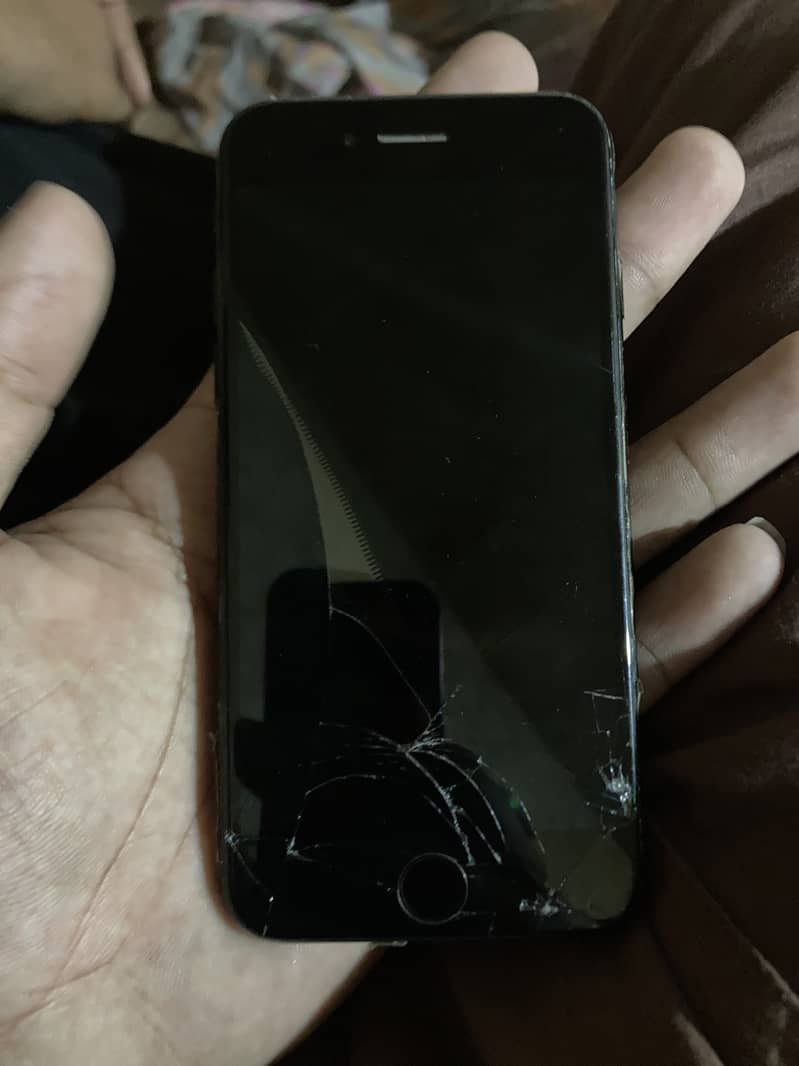 Apple iPhone 7 0