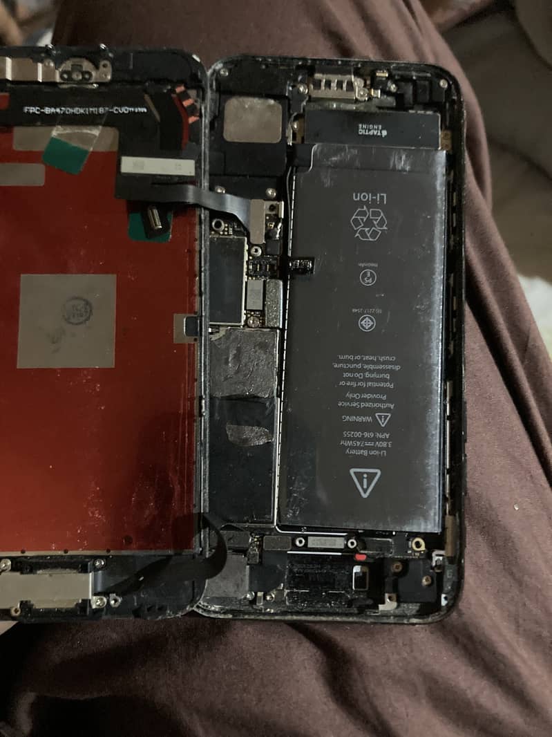 Apple iPhone 7 3