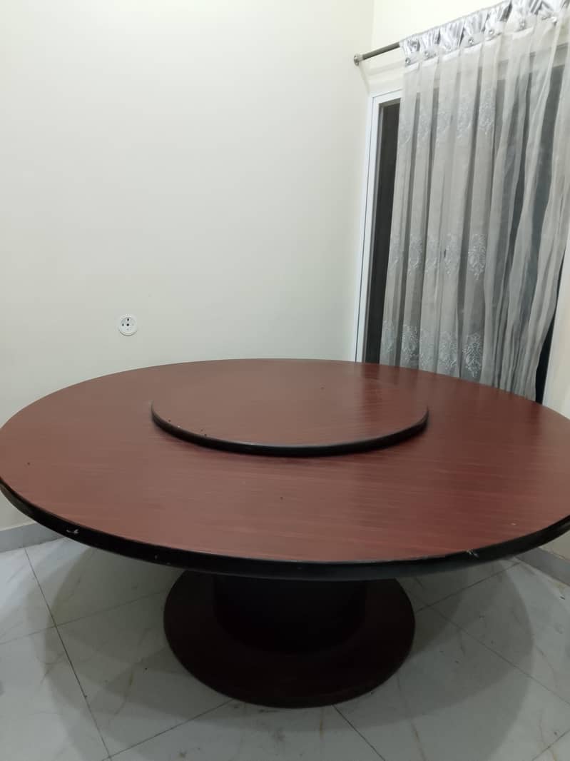 Dining table 0