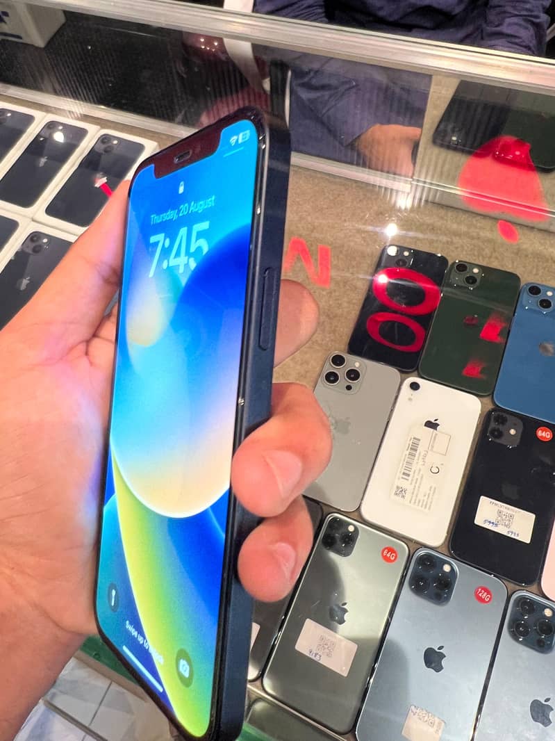 Apple iPhone 12 3