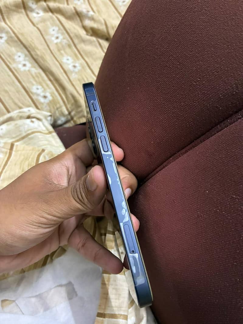 Apple iPhone 12 2