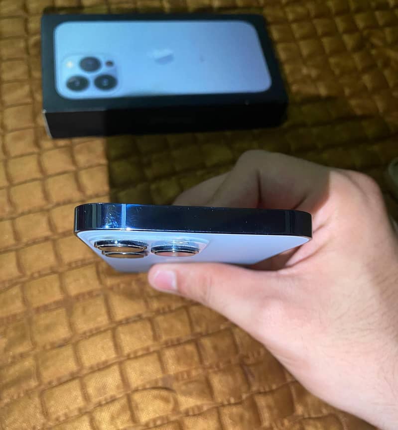 Apple iPhone 13 Pro 1