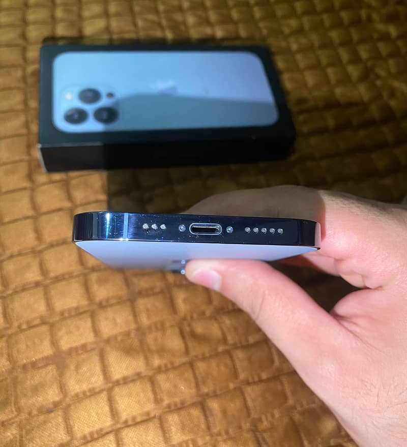 Apple iPhone 13 Pro 2