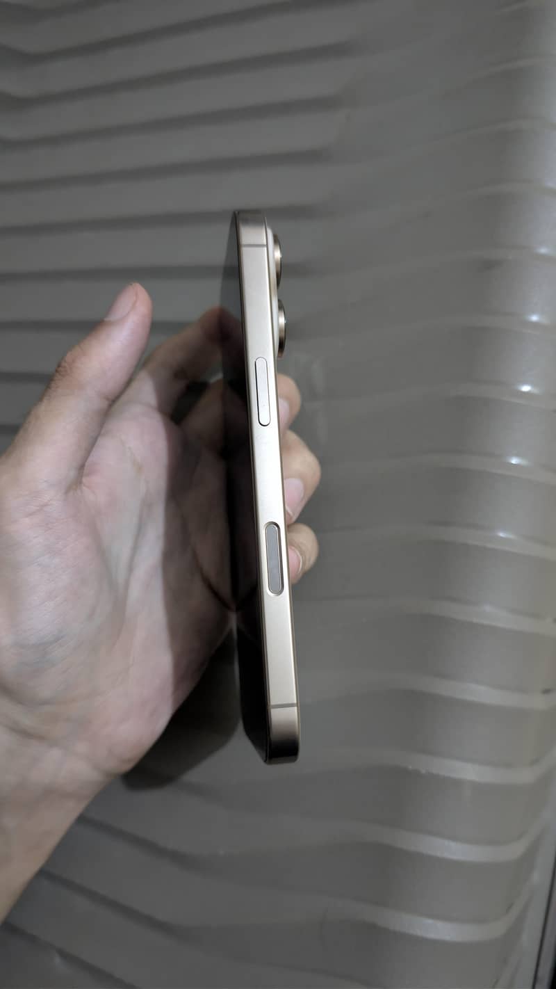 Apple iPhone 16 Pro 5
