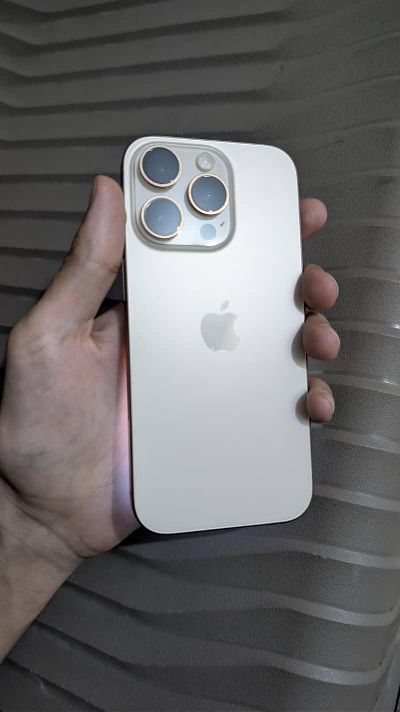 Apple iPhone 16 Pro 6