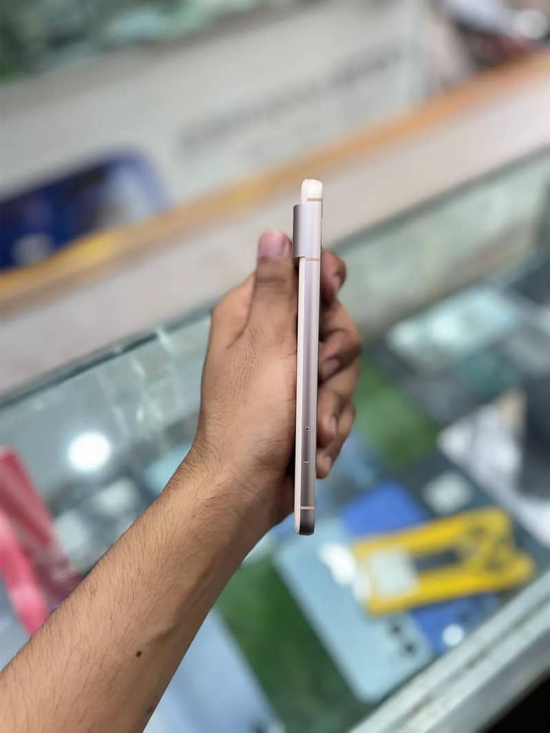 Google Pixel 8 1