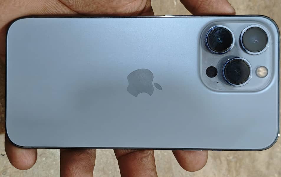 Apple iPhone 13 Pro 1