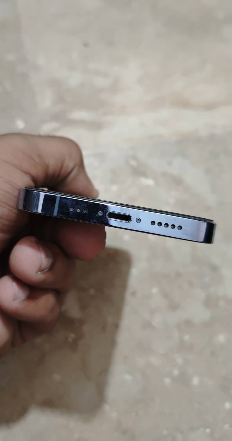 Apple iPhone 13 Pro 2