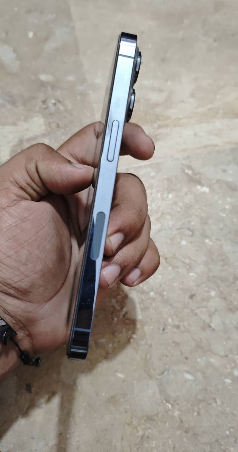 Apple iPhone 13 Pro 3