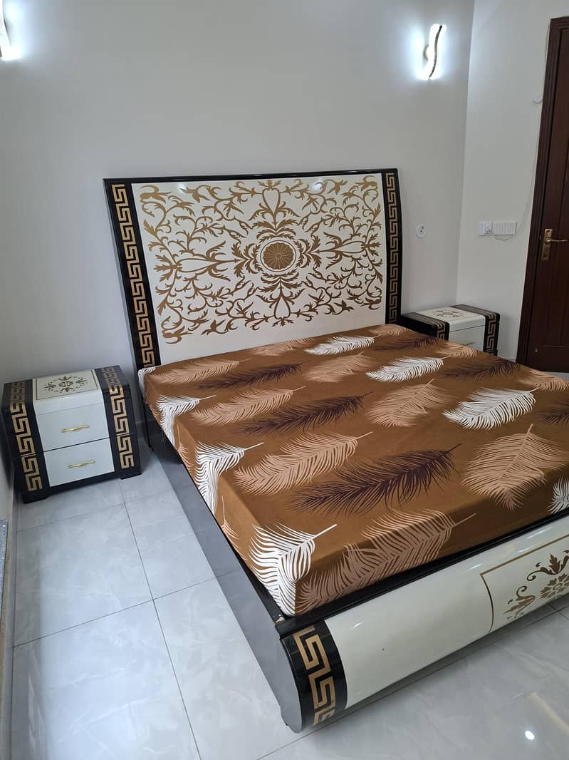 bed with side table dressing 2