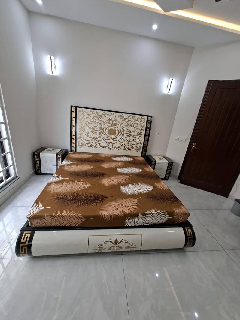 bed with side table dressing 6
