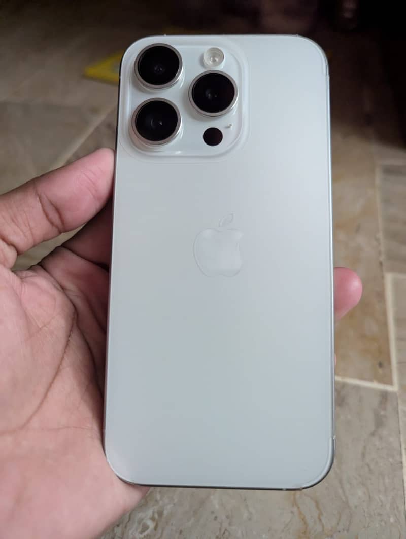Apple iPhone 15 Pro 0