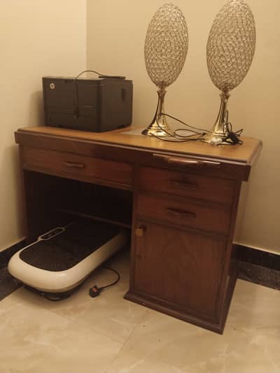 Computer table desk