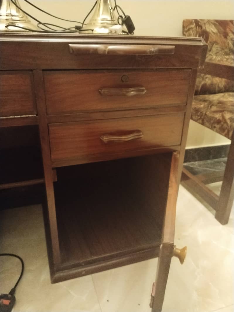 Computer table desk 1
