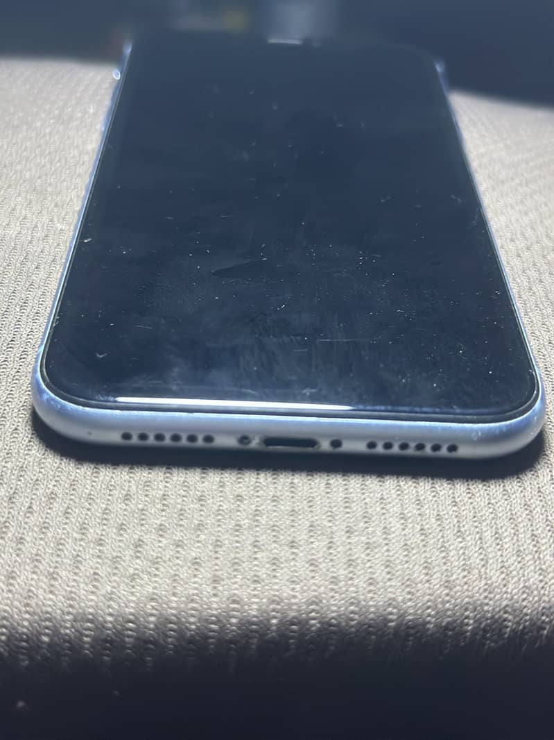 Apple iPhone XR 6