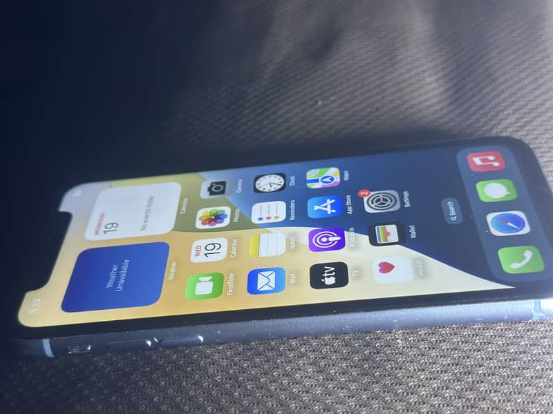 Apple iPhone XR 9