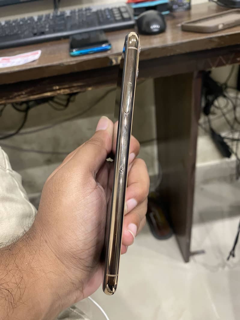 Apple iPhone 11 Pro Max 5