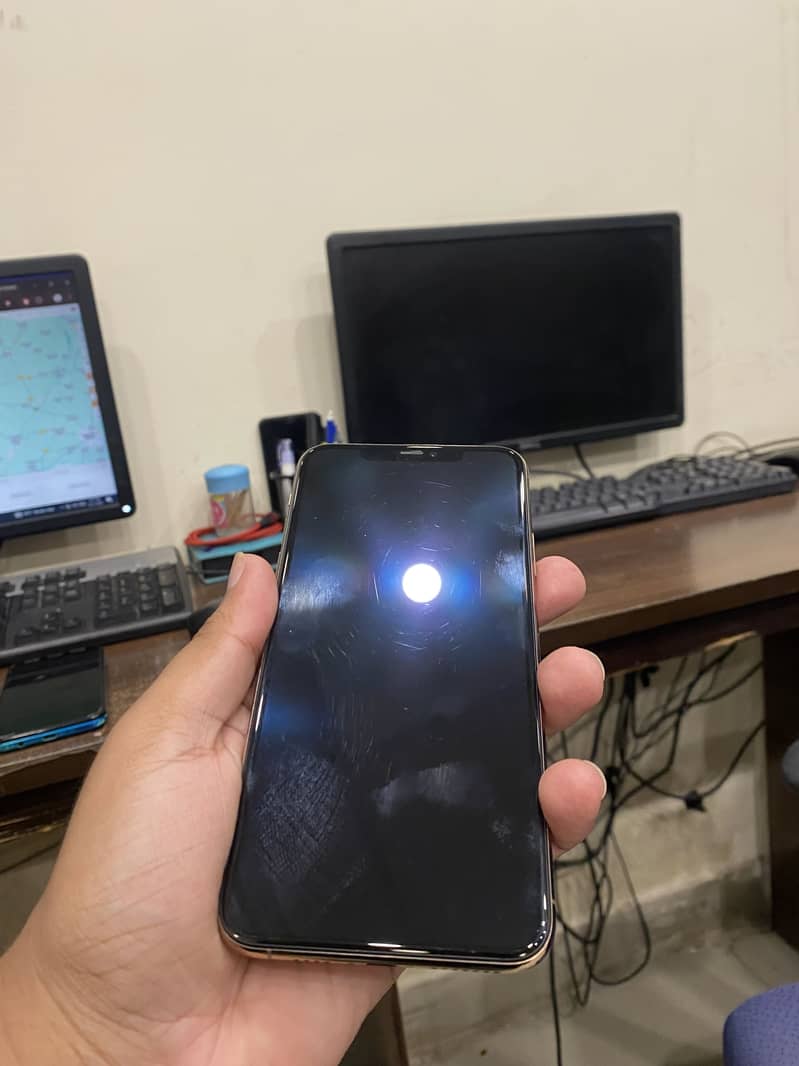 Apple iPhone 11 Pro Max 6