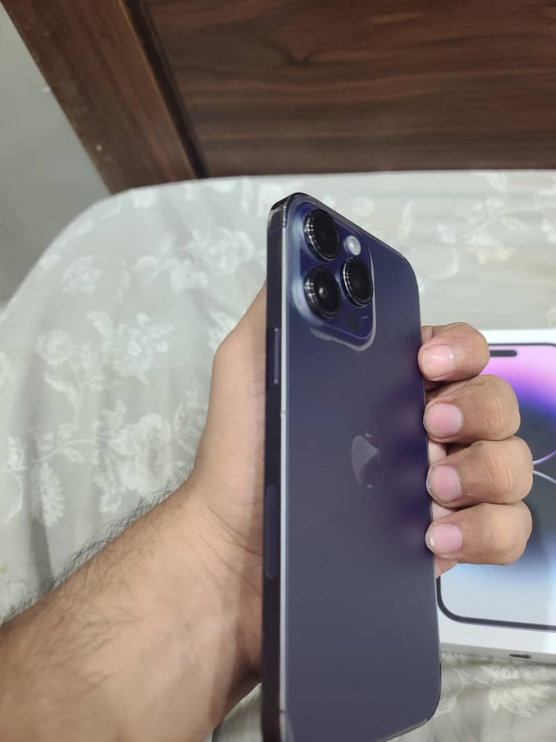 Apple iPhone 14 Pro Max 1