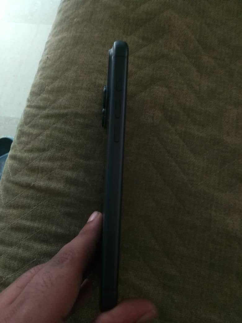 Apple iPhone 17 Pro Max 4