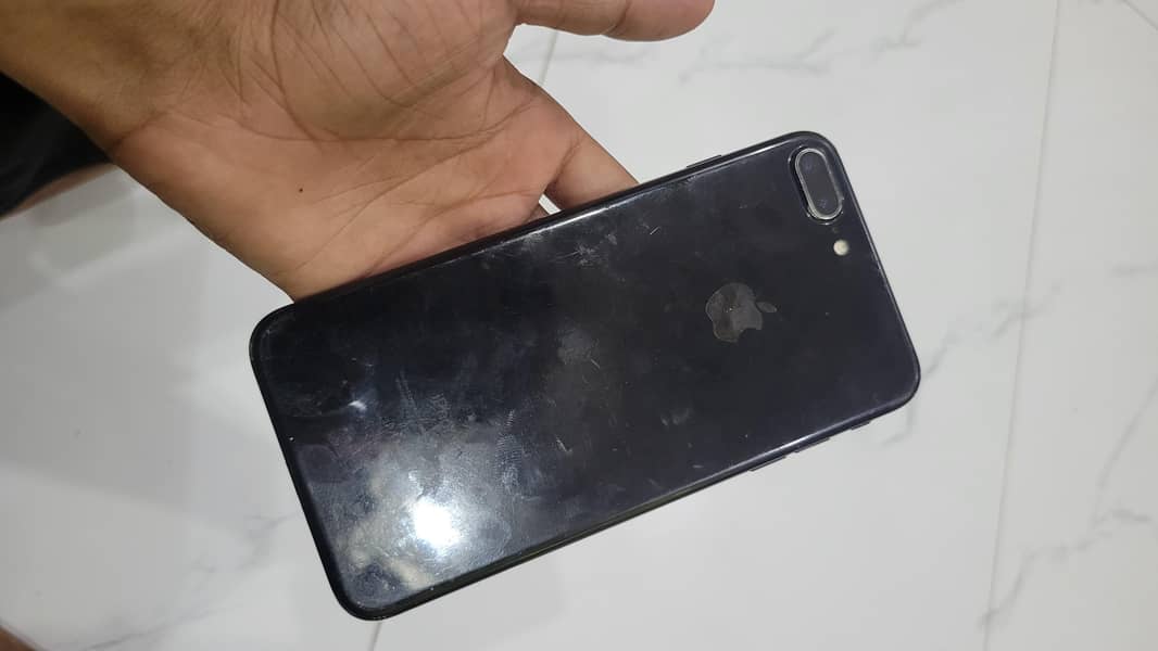 Apple iPhone 7 Plus 0