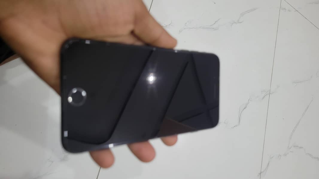 Apple iPhone 7 Plus 1