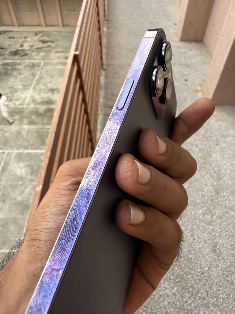 Apple iPhone 14 Pro Max 1