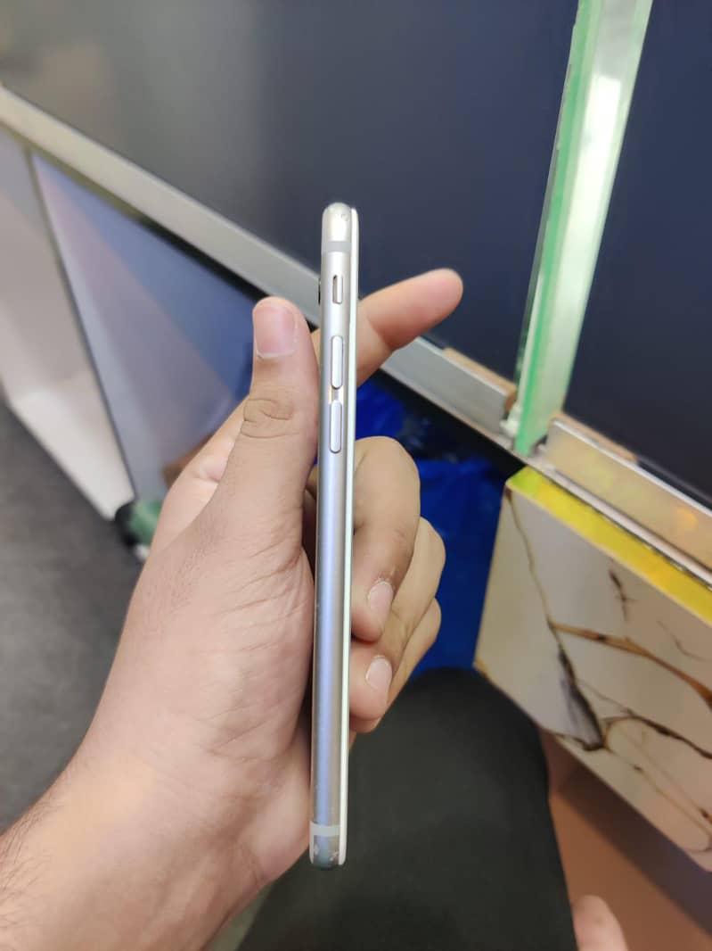 Apple iPhone 6 4
