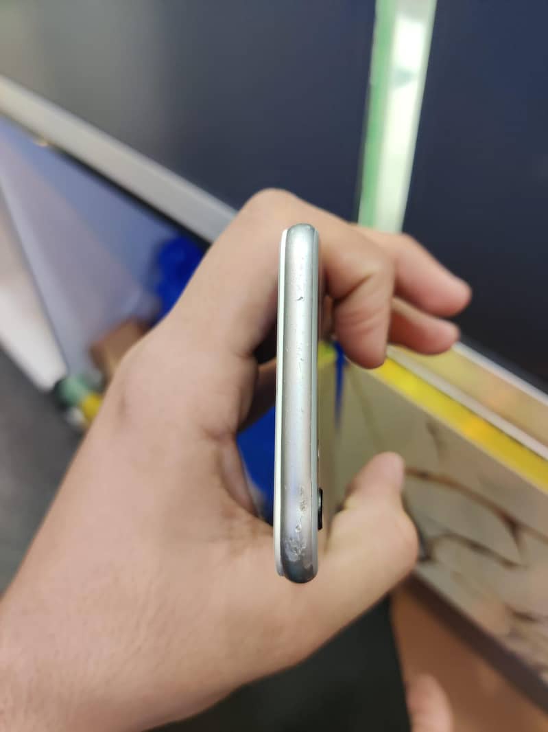 Apple iPhone 6 5
