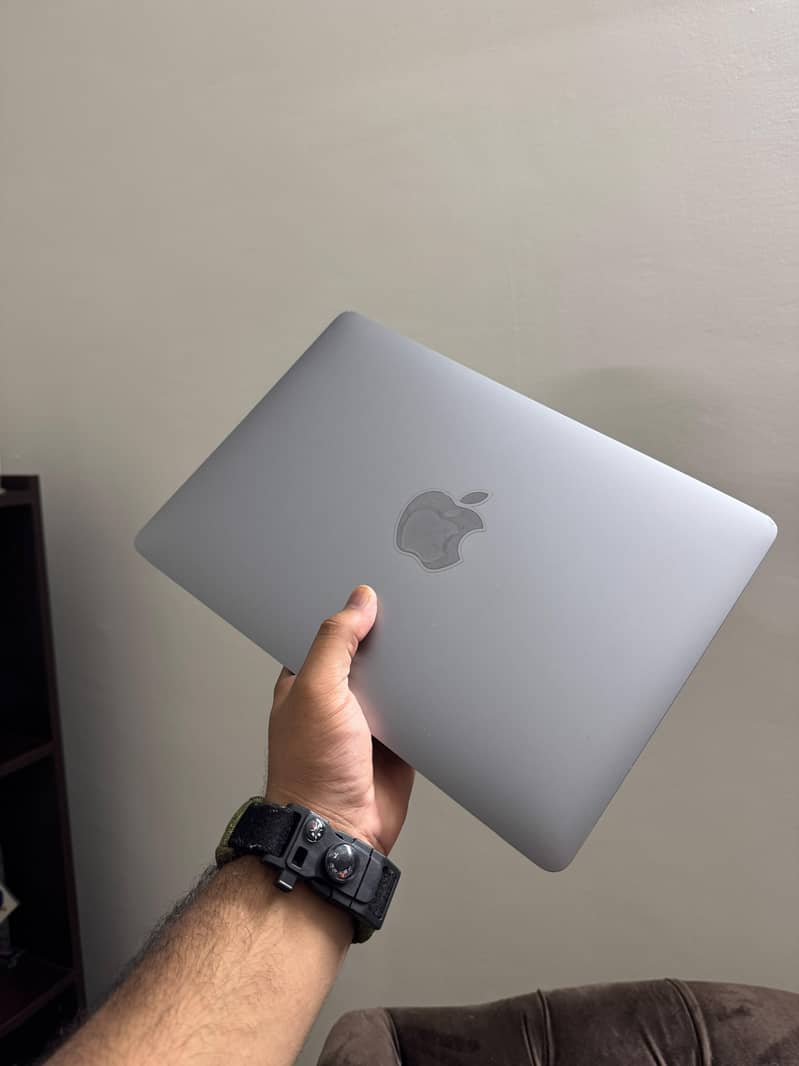 Macbook Pro M2 1