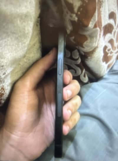 Apple iPhone 15