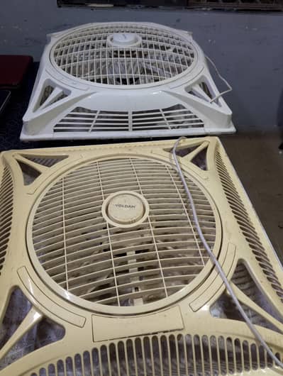 2 voldam fan + remote ( 1 working )