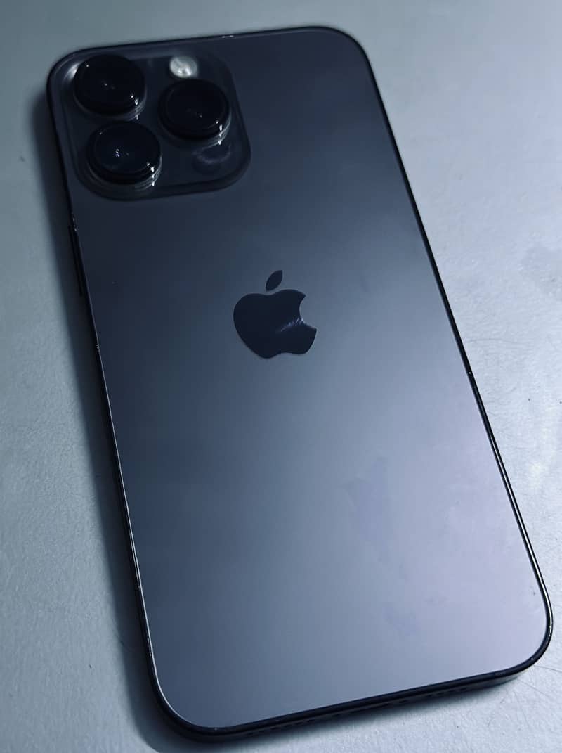 Apple iPhone 14 Pro Max 1
