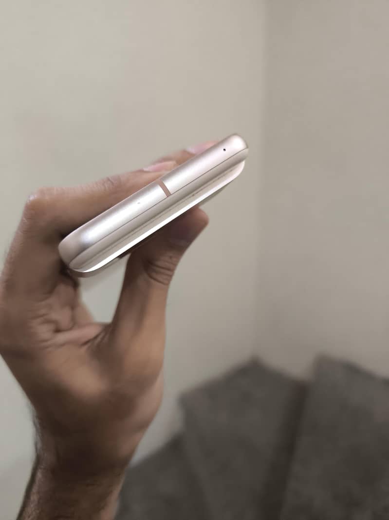 Google pixel 8 4
