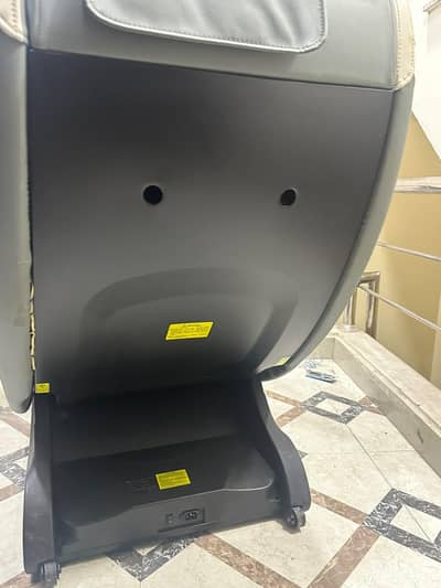 JC BUCKMAN MASSAGE CHAIR
