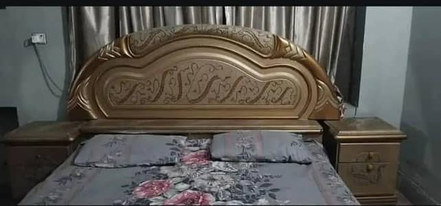 King Size Bed + Dressing Table + 2 Side Tables Condition 10 by 09