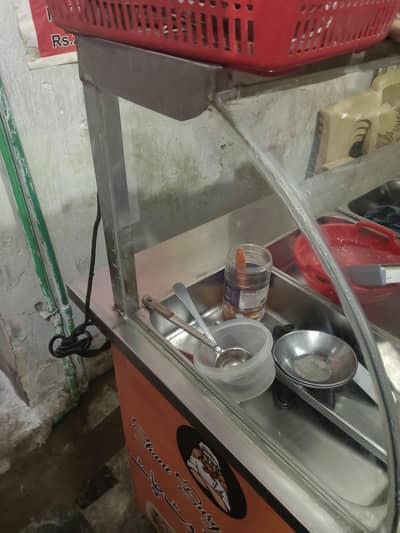 salad bar/dahi bhalle/fruit chat counter